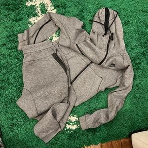 Nike Tech Gray size Medium pants and hoodie set